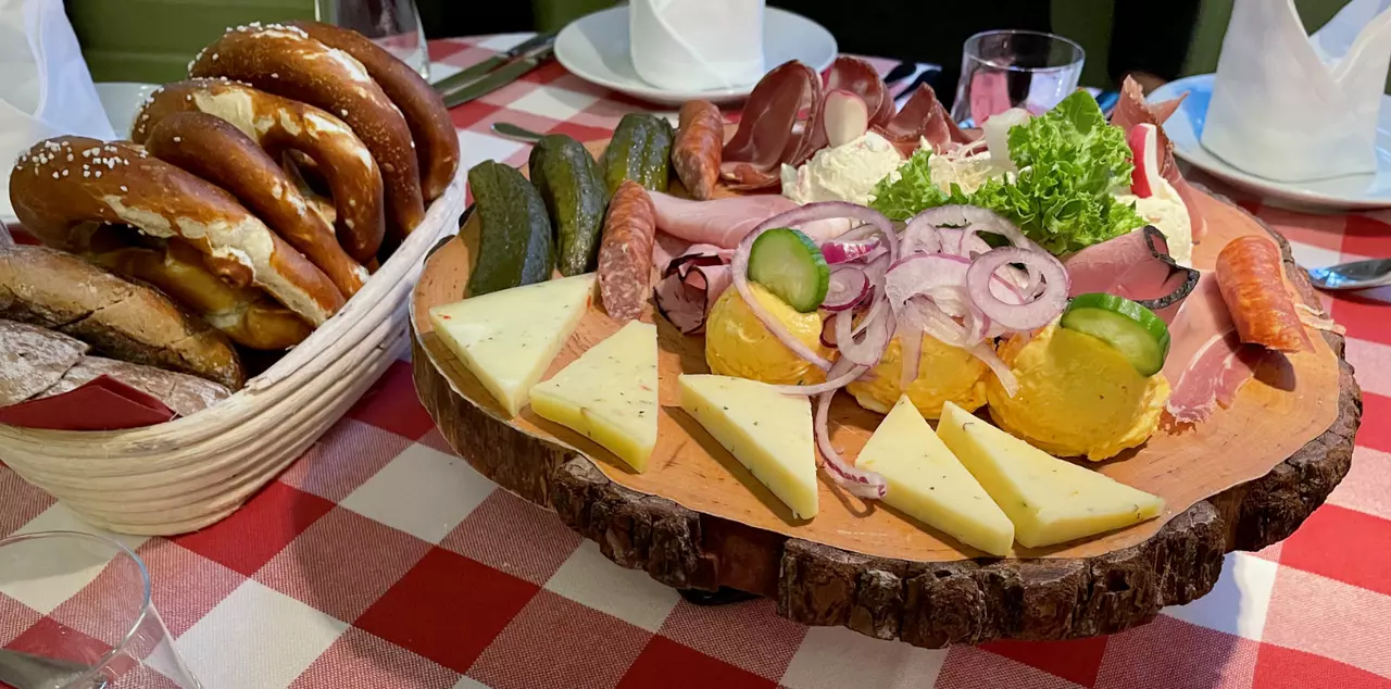 Brotzeit im Paulaner Bräuhaus